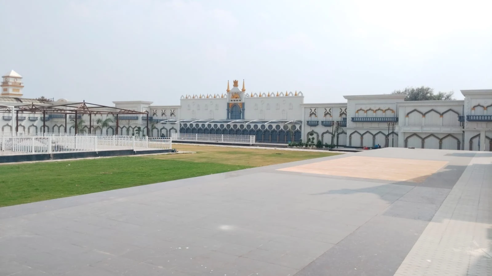 Crown Heaven Hotel & Resort